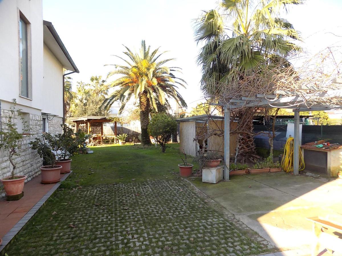 Aparthotel Casa Nuccia Gentili David Marina di Massa Exteriér fotografie